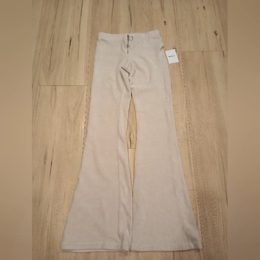 Forever21 long knit flare pants - Picture 2 of 3